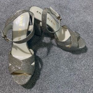 Anne Klein Silver Platinum LALIMA SANDAL Size 10
